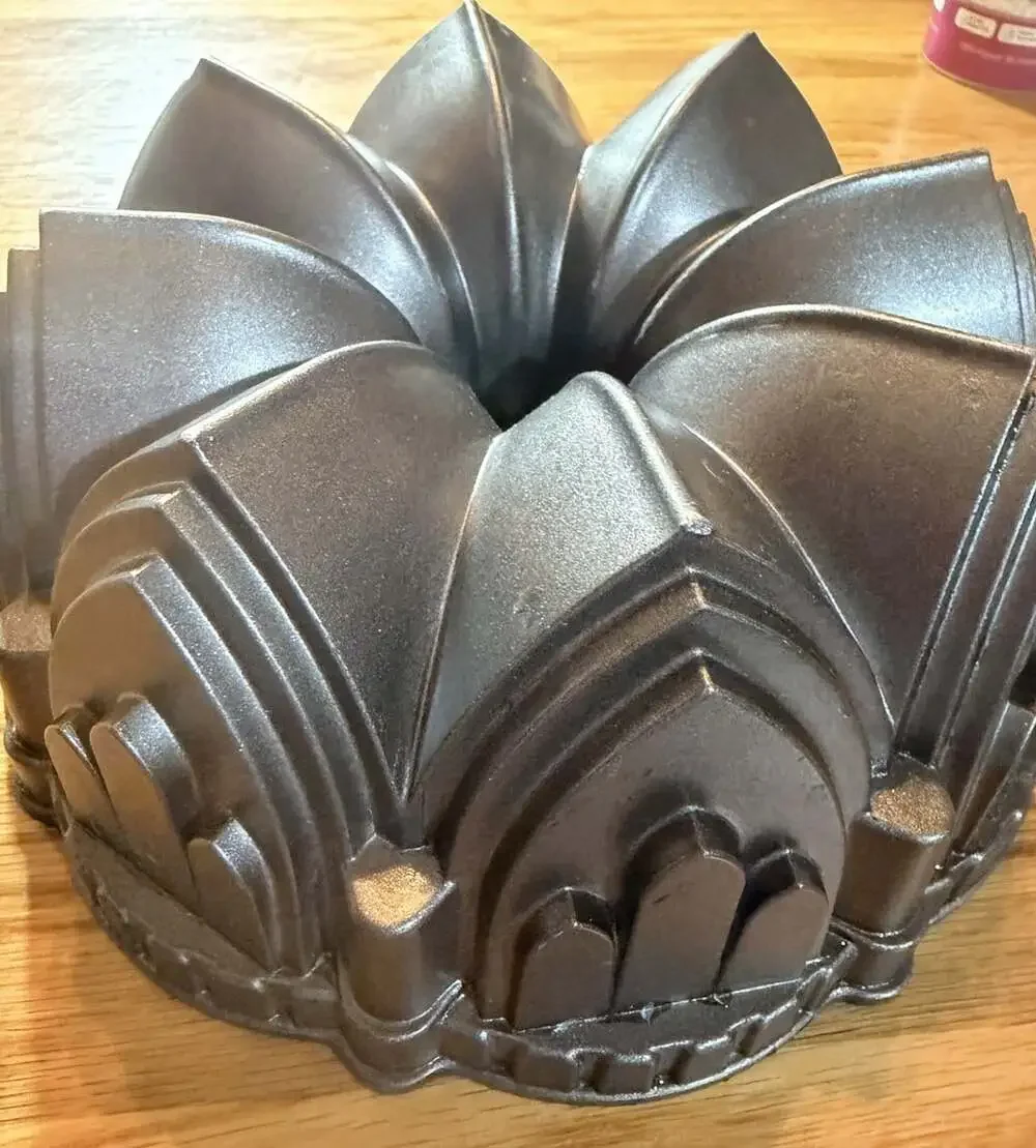 Nordic Ware Cathedral Bundt Pan - 10 C Heavy Cast Aluminum - LV